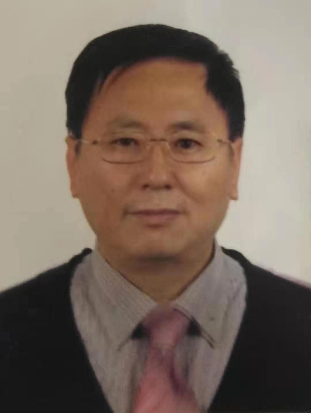 15vip太阳集团官网创新论坛第九百零六讲：从大学到社会如何成熟思想:一位老大学生的寄语