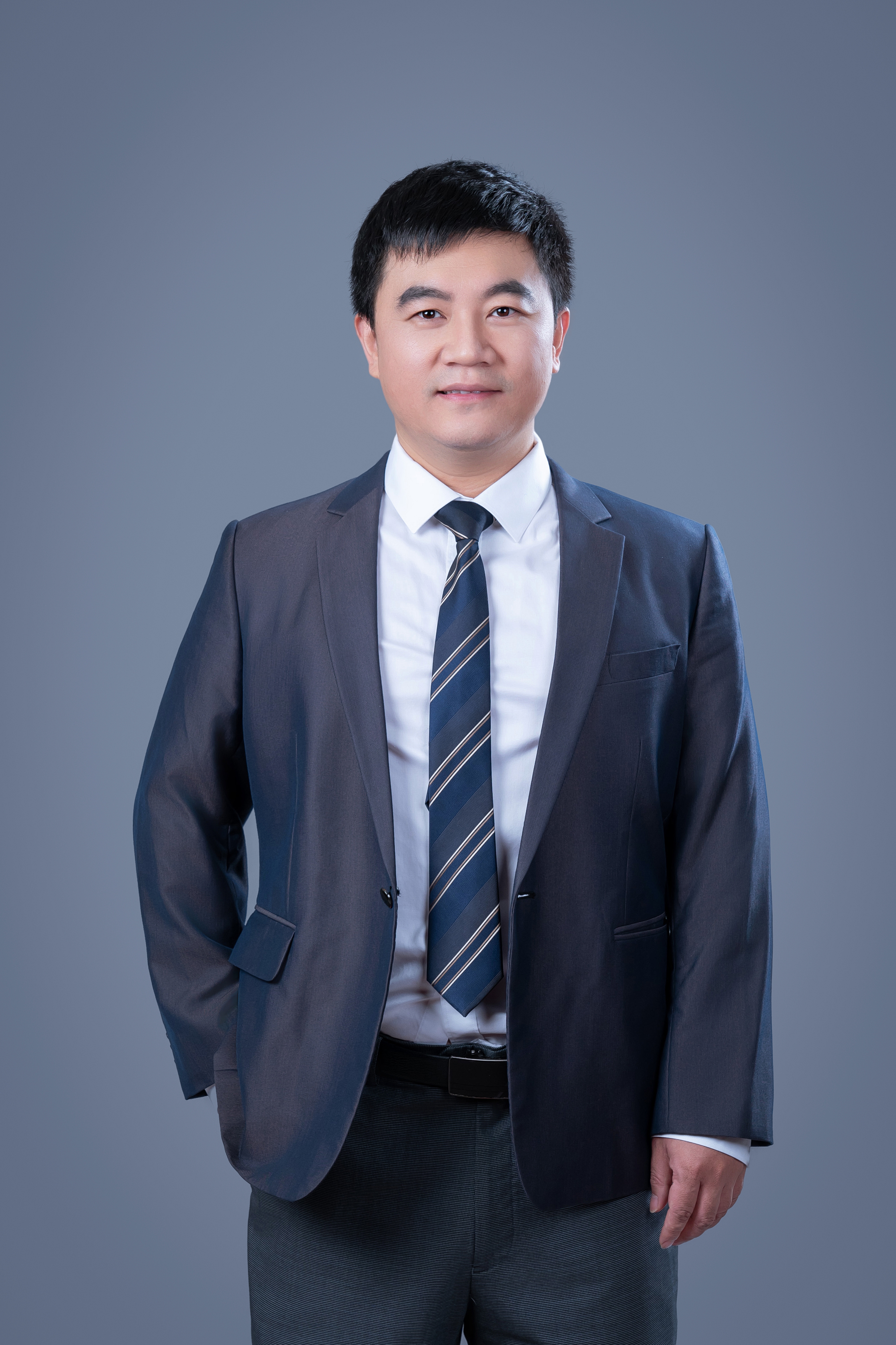 15vip太阳集团官网创新论坛第一千九百三十一讲：Concentration inequalities and exponential  convergence for mean-field weakly interacting particle system and McKean-Vlasov equation